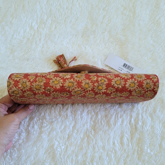 ✨️HP✨️ Alessia Daisy🌼 Cork Fabric Clutch/Shoulder Bag - NWT - Picture 5 of 16